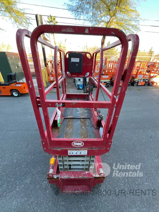 2017 MEC MICRO 19 Scissor Lift