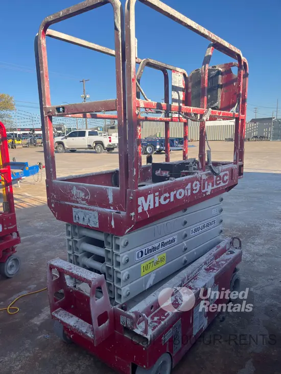 2018 MEC MICRO 19 Scissor Lift