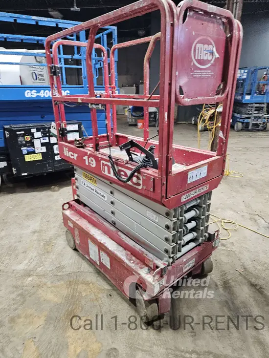2017 MEC MICRO 19 Scissor Lift
