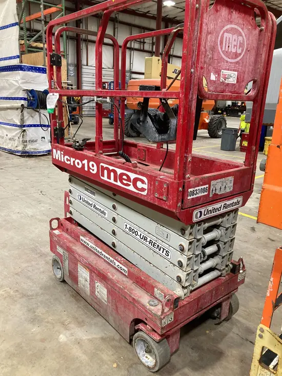 2018 MEC MICRO 19 Scissor Lift