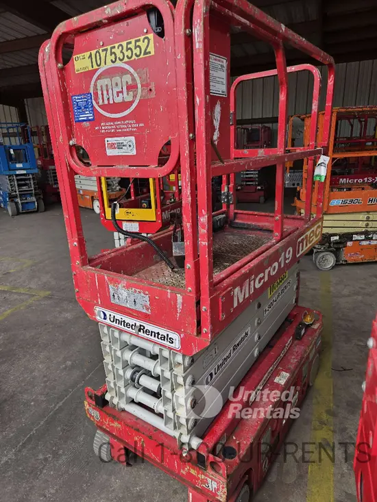 2018 MEC MICRO 19 Scissor Lift