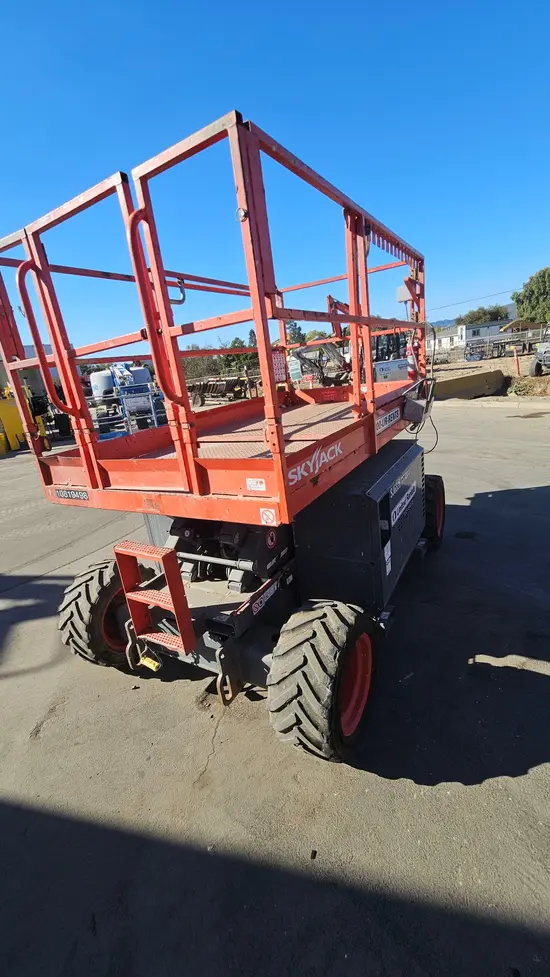 2018 Skyjack SJ6826RT Rough Terrain Scissor Lift