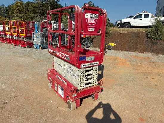 2019 MEC MICRO 19 Scissor Lift