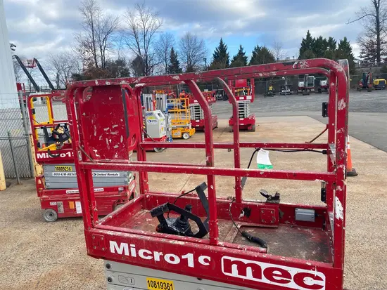 2018 MEC MICRO 19 Scissor Lift