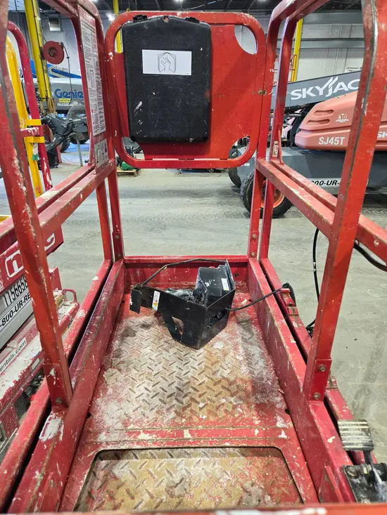 2018 MEC 1330SE Scissor Lift