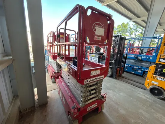 2019 MEC MICRO 19 Scissor Lift