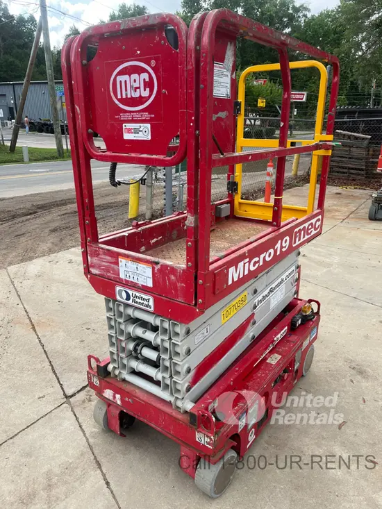 2018 MEC MICRO 19 Scissor Lift