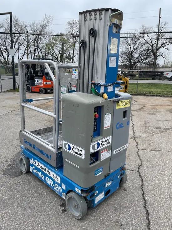 2018 Genie GR-20 Self-Propelled One-Person Lift