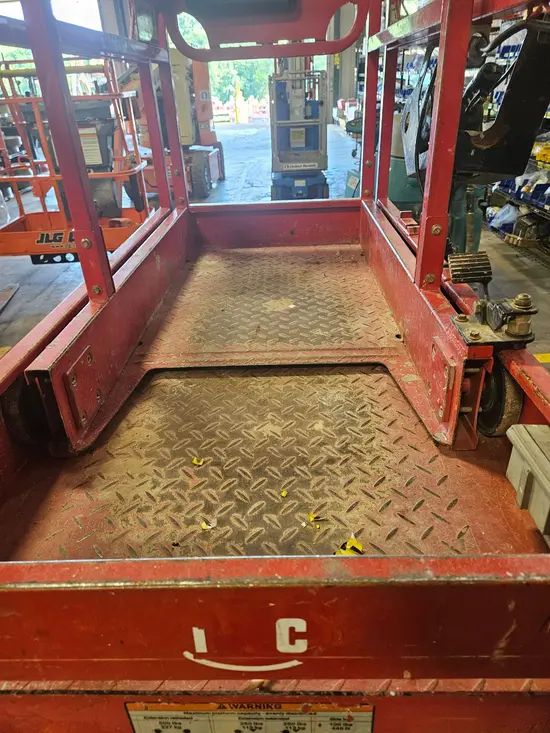2018 MEC MICRO 19 Scissor Lift