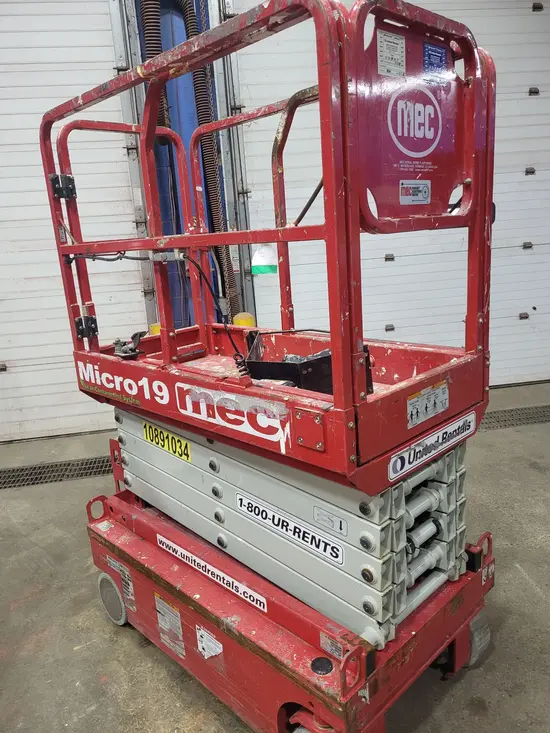 2019 MEC MICRO 19 Scissor Lift