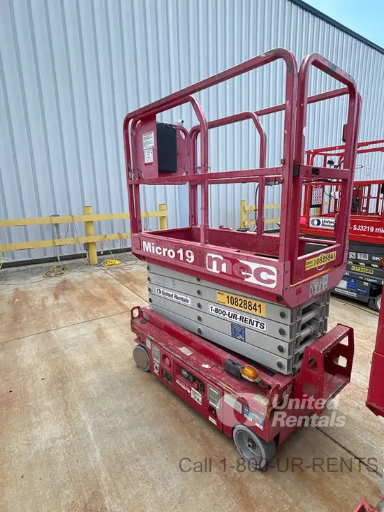 2018 MEC MICRO 19 Scissor Lift