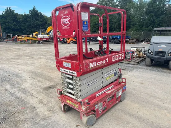 2019 MEC MICRO 19 Scissor Lift