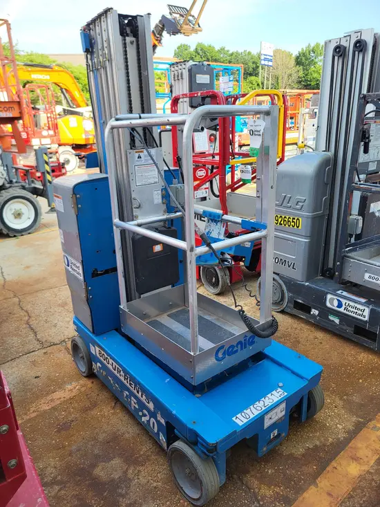 2018 Genie GR-20 Self-Propelled One-Person Lift
