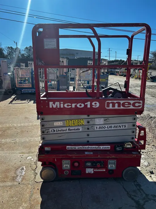 2018 MEC MICRO 19 Scissor Lift