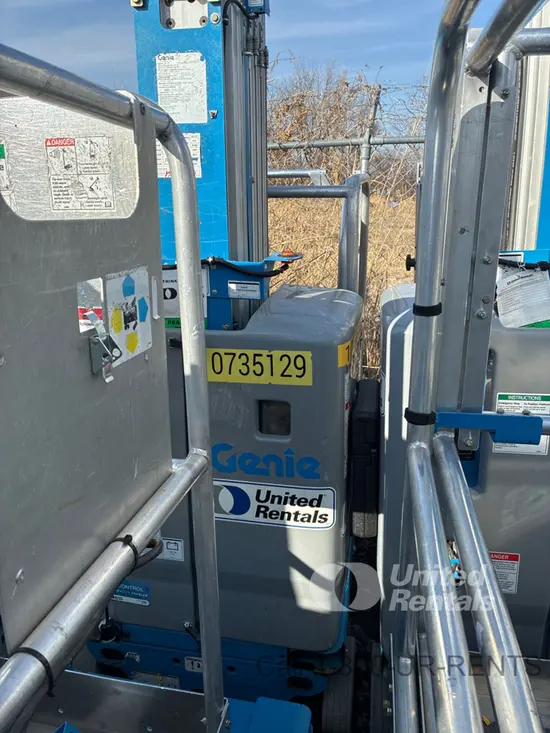 2018 Genie GR-20 Self-Propelled One-Person Lift