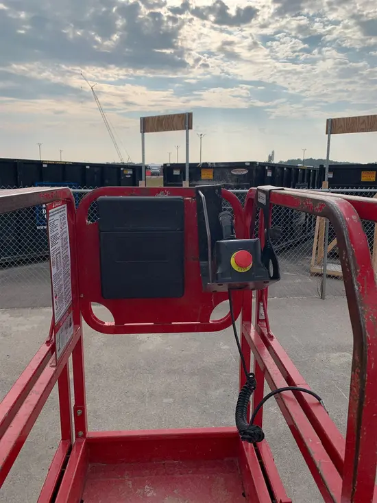 2018 MEC MICRO 19 Scissor Lift