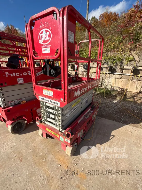 2019 MEC MICRO 19 Scissor Lift