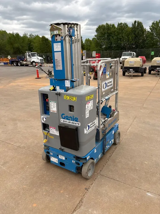 2018 Genie GR-20 Self-Propelled One-Person Lift