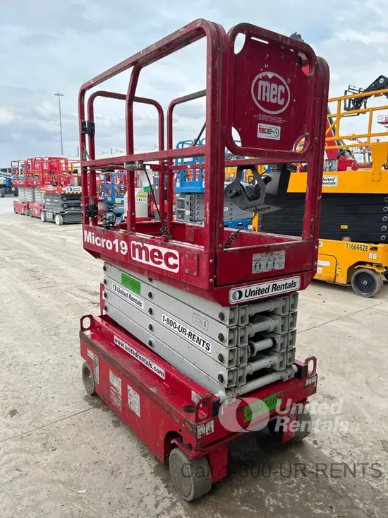 2018 MEC MICRO 19 Scissor Lift