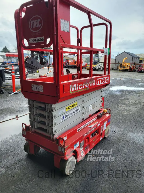2019 MEC MICRO 19 Scissor Lift