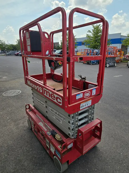 2019 MEC MICRO 19 Scissor Lift