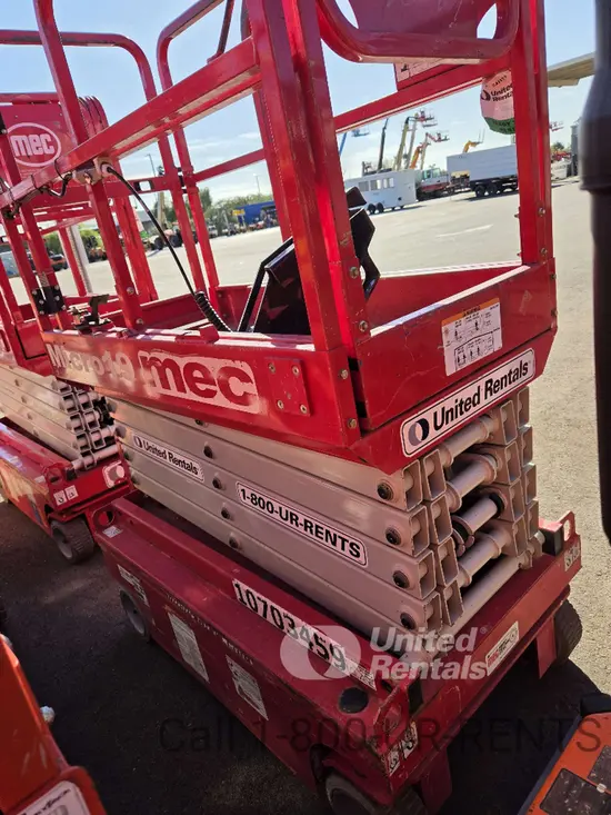2017 MEC MICRO 19 Scissor Lift