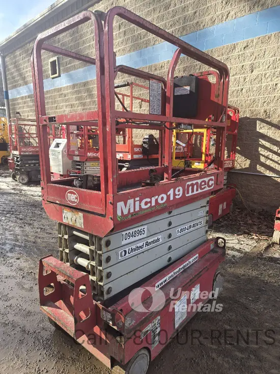 2019 MEC MICRO 19 Scissor Lift