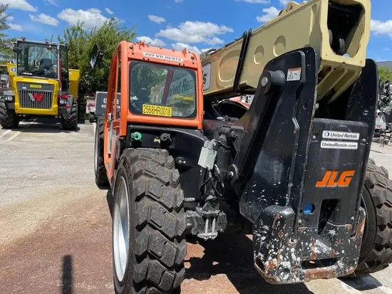 2018 JLG 742 Forklift