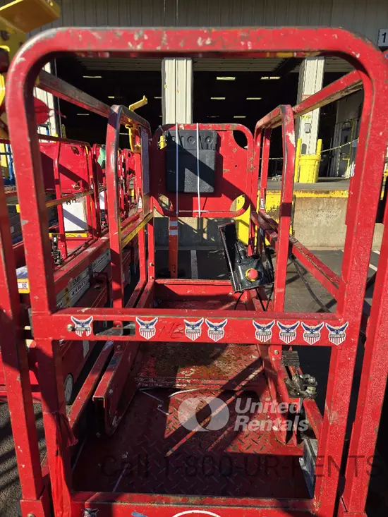 2019 MEC MICRO 19 Scissor Lift