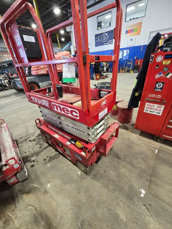 2018 MEC 1330SE Scissor Lift