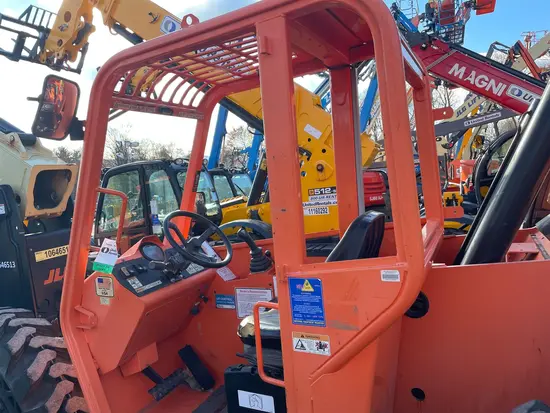 2017 SKYTRAK 6042 Forklift