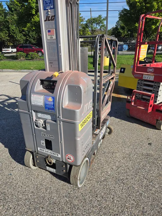 2019 JLG 20MVL Self-Propelled One-Person Lift