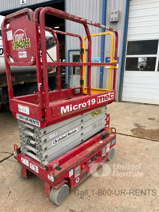 2019 MEC MICRO 19 Scissor Lift