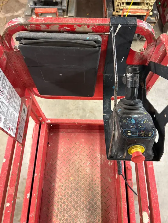2019 MEC MICRO 19 Scissor Lift