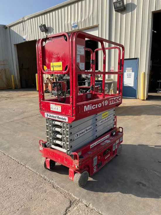 2018 MEC MICRO 19 Scissor Lift