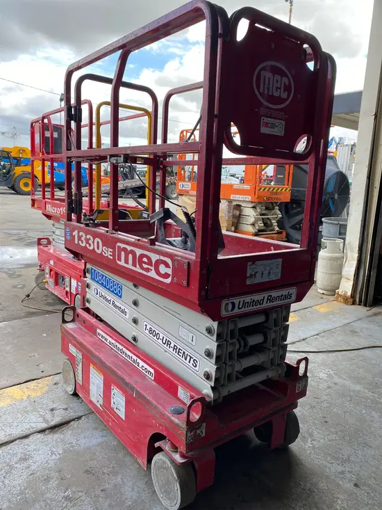 2018 MEC 1330SE Scissor Lift