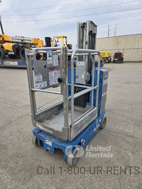 2016 Genie GR-20 Self-Propelled One-Person Lift