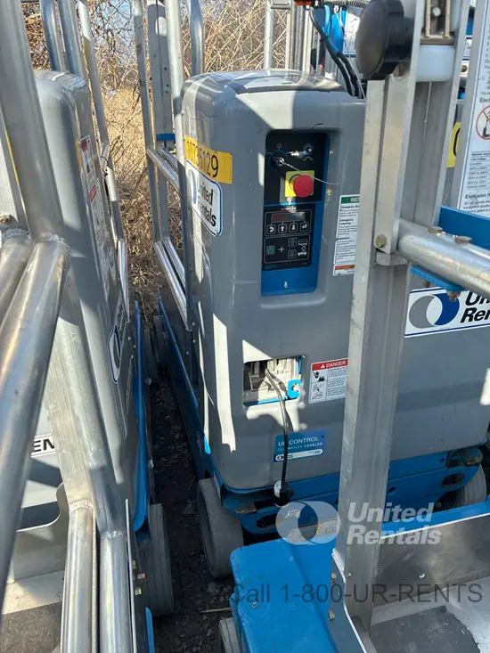 2018 Genie GR-20 Self-Propelled One-Person Lift