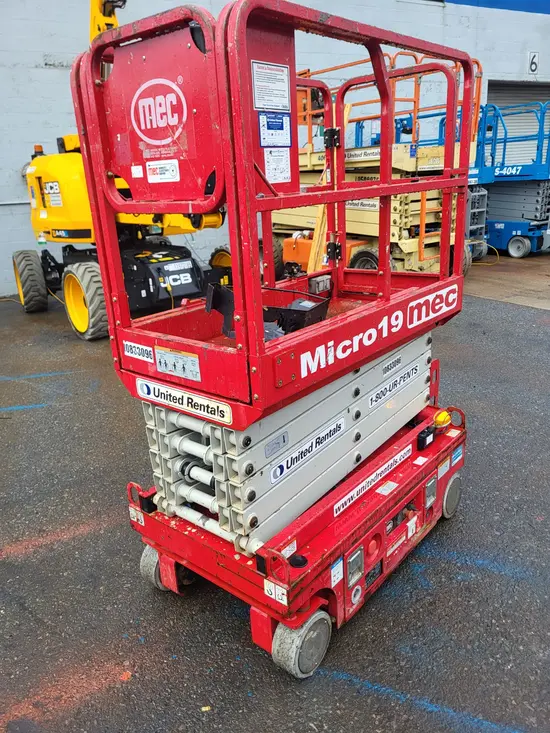 2018 MEC MICRO 19 Scissor Lift