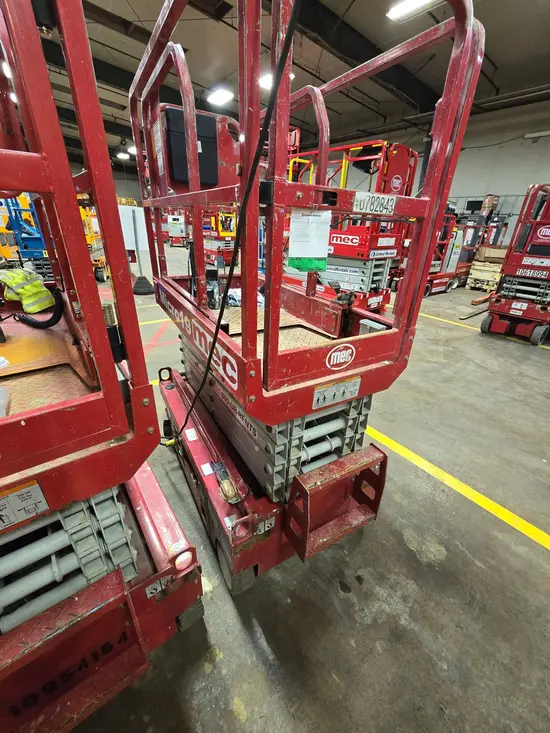 2018 MEC MICRO 19 Scissor Lift