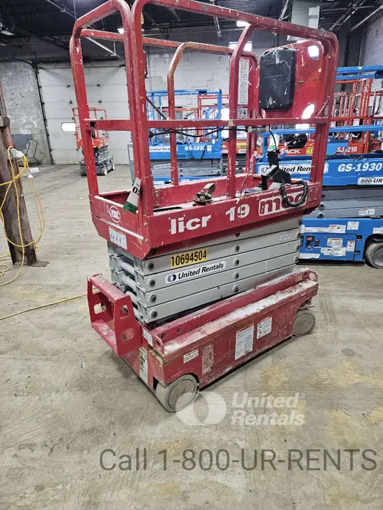 2017 MEC MICRO 19 Scissor Lift