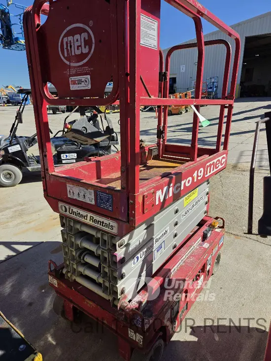 2018 MEC MICRO 19 Scissor Lift