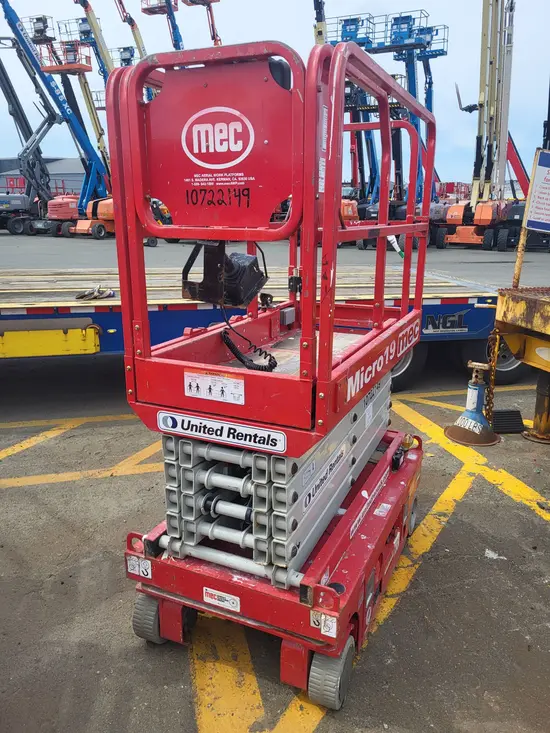 2018 MEC MICRO 19 Scissor Lift