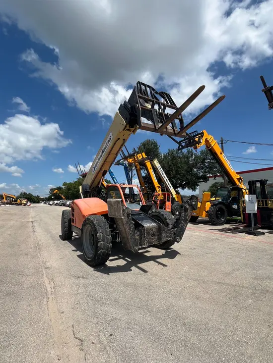 2016 JLG 1055 Forklift
