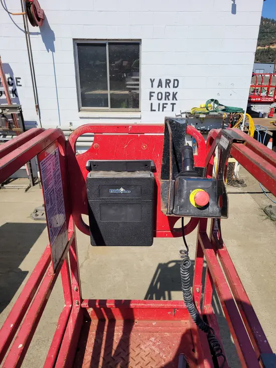 2018 MEC MICRO 19 Scissor Lift