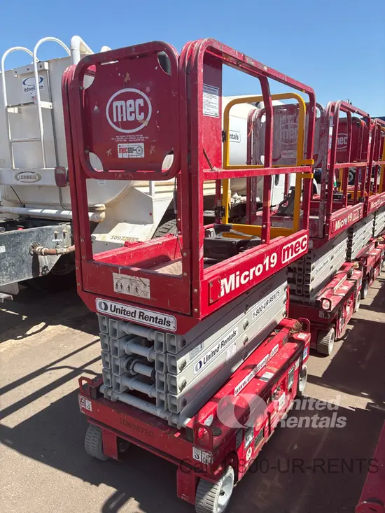2018 MEC MICRO 19 Scissor Lift