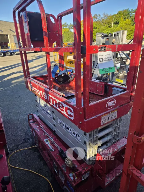 2019 MEC MICRO 19 Scissor Lift