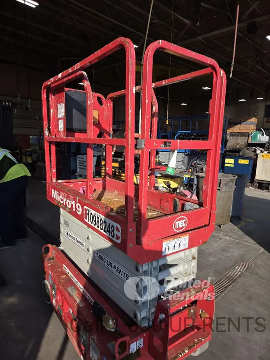 2019 MEC MICRO 19 Scissor Lift
