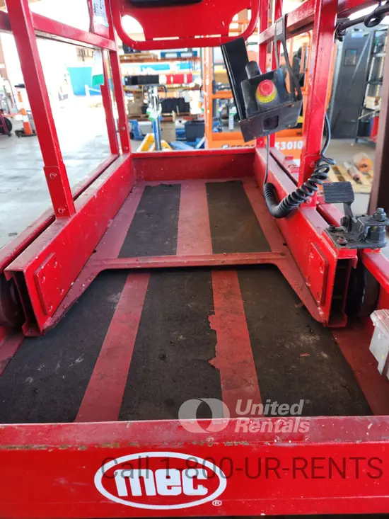 2017 MEC MICRO 19 Scissor Lift