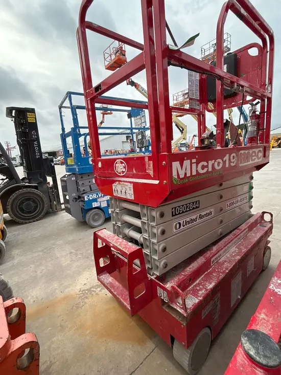 2019 MEC MICRO 19 Scissor Lift